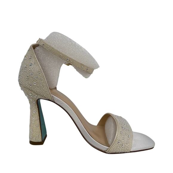 Betsey Johnson Sandals Dani Pearl Womens 7.5 M  Ivory Spool Heel Ankle Buckle - Picture 4 of 10